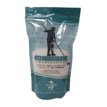 Teal resealable pouch of Sal Marinho Tradicional sea salt, featuring a silhouette of a worker with a pole and brand Saldomar at the bottom.