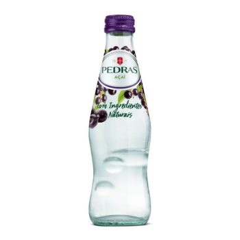 Clear glass bottle of Pedras Açaí soda with purple cap, labeled 'Pedras Açaí' and 'com Ingredientes Naturais' on a white background, natural flavors emphasized