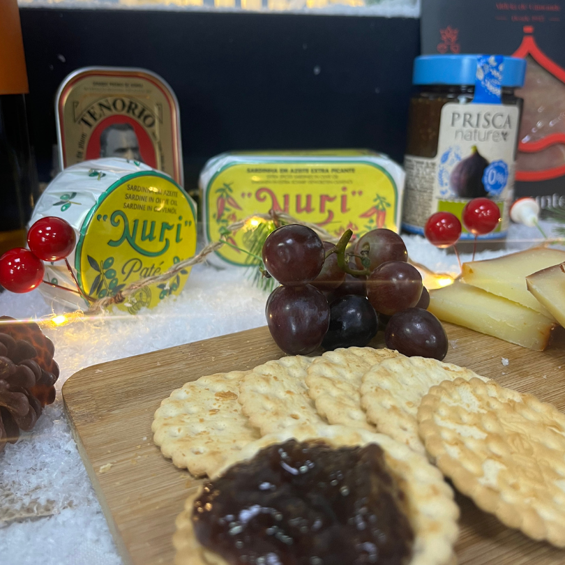 FESTIVE FEAST HAMPER XMAS 2025 2 - Delícias