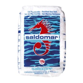 Bag of Saldomar purified sea salt (1 kg) from Portugal, blue wave design on the label
